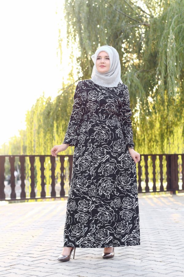 Büyük Beden Desenli Pamuklu Elbise Kemer Hediyeli Siyah Beyaz Gül Büyük Beden Desenli Pamuklu Elbise Kemer Hediyeli Siyah Beyaz Gül