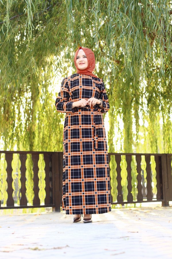 Büyük Beden Baskılı Krep Kumaş Elbise 64 bedene kadar  Kiremit Kareli