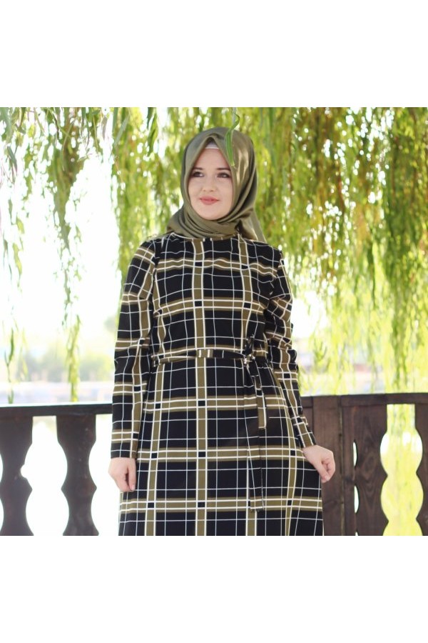 Büyük Beden Baskılı Krep Kumaş Elbise 64 bedene kadar Siyah Haki Kareli Büyük Beden Baskılı Krep Kumaş Elbise 64 bedene kadar Siyah Haki Kareli