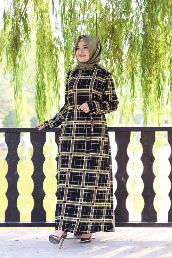 Büyük Beden Baskılı Krep Kumaş Elbise 64 bedene kadar Siyah Haki Kareli Büyük Beden Baskılı Krep Kumaş Elbise 64 bedene kadar Siyah Haki Kareli