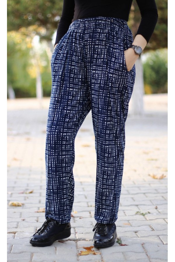 Büyük Beden Desenli Pamuk Süet Cepli Beli Lastikli Pantolon Lacivert Pencere Büyük Beden Desenli Pamuk Süet Cepli Beli Lastikli Pantolon Lacivert Pencere