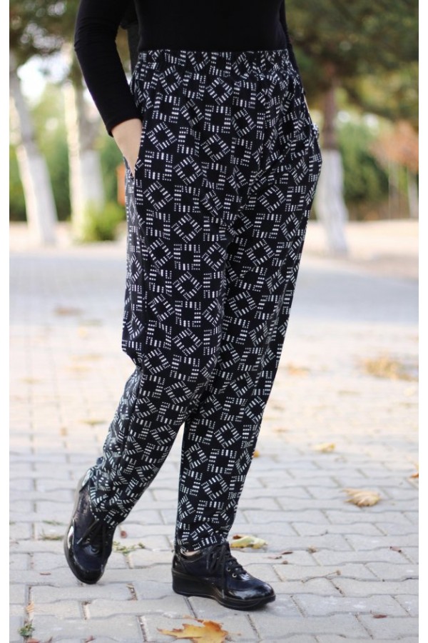 Büyük Beden Desenli Pamuk Süet Cepli Beli Lastikli Pantolon Siyah Halka Büyük Beden Desenli Pamuk Süet Cepli Beli Lastikli Pantolon Siyah Halka