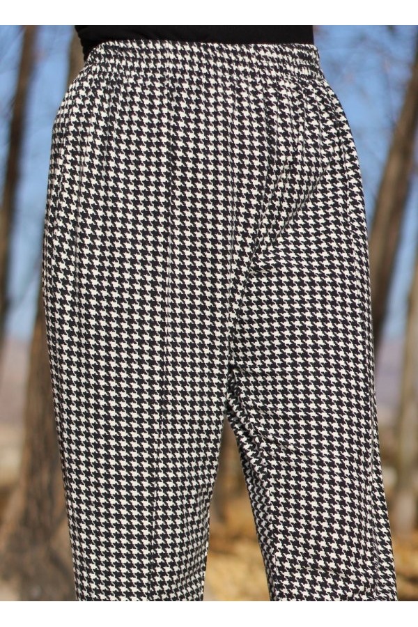 Büyük Beden Desenli Pamuk Süet Cepli Beli Lastikli Pantolon Siyah Kazayağı Büyük Beden Desenli Pamuk Süet Cepli Beli Lastikli Pantolon Siyah Kazayağı