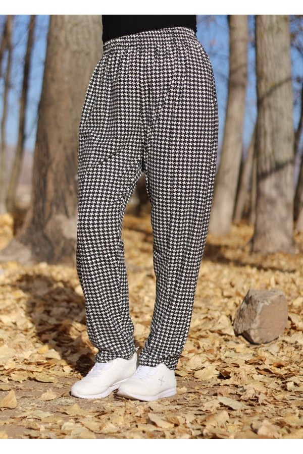 Büyük Beden Desenli Pamuk Süet Cepli Beli Lastikli Pantolon Siyah Kazayağı Büyük Beden Desenli Pamuk Süet Cepli Beli Lastikli Pantolon Siyah Kazayağı