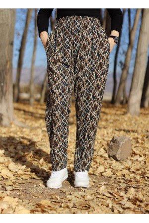 Büyük Beden Desenli Pamuk Süet Cepli Beli Lastikli Pantolon Kahve Çarpı Desen Büyük Beden Desenli Pamuk Süet Cepli Beli Lastikli Pantolon Kahve Çarpı Desen