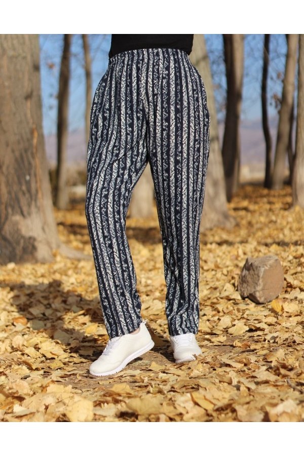 Büyük Beden Desenli Pamuk Süet Cepli Beli Lastikli Pantolon Lacivert Dikine Çizgi Büyük Beden Desenli Pamuk Süet Cepli Beli Lastikli Pantolon Lacivert Dikine Çizgi