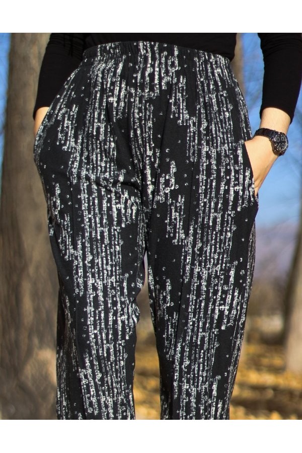 Büyük Beden Desenli Pamuk Süet Cepli Beli Lastikli Pantolon Siyah Matriks Desen Büyük Beden Desenli Pamuk Süet Cepli Beli Lastikli Pantolon Siyah Matriks Desen