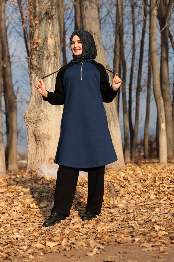 Büyük Beden Kapşonlu Reglan Kollu Şeritli Eşofman Takım Petrol Mavi Büyük Beden Kapşonlu Reglan Kollu Şeritli Eşofman Takım Petrol Mavi