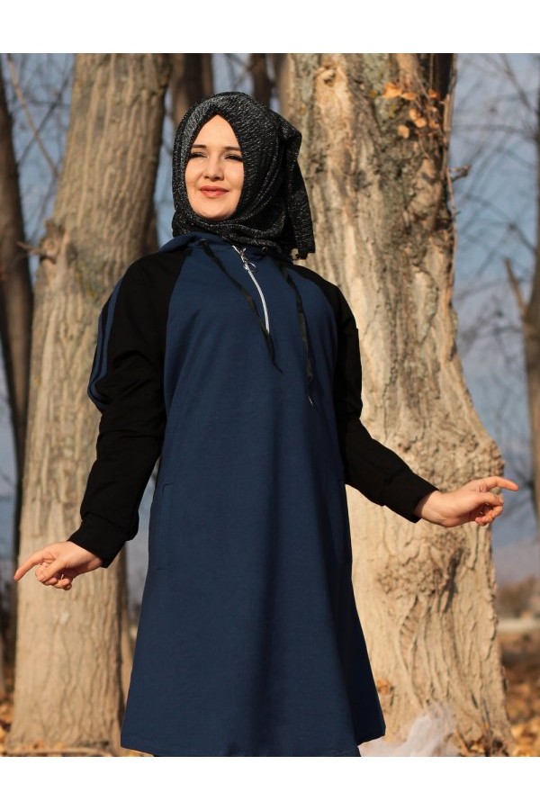 Büyük Beden Kapşonlu Reglan Kollu Şeritli Eşofman Takım Petrol Mavi Büyük Beden Kapşonlu Reglan Kollu Şeritli Eşofman Takım Petrol Mavi