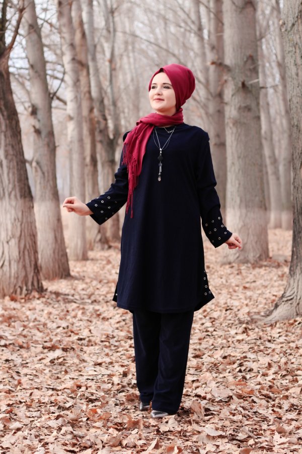 Büyük Beden Kuş Gözü Detaylı İkili Takım KOLYE HEDİYELİ Lacivert Büyük Beden Kuş Gözü Detaylı İkili Takım KOLYE HEDİYELİ Lacivert