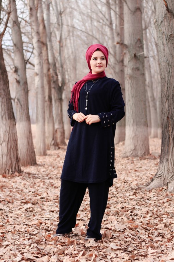 Büyük Beden Kuş Gözü Detaylı İkili Takım KOLYE HEDİYELİ Lacivert Büyük Beden Kuş Gözü Detaylı İkili Takım KOLYE HEDİYELİ Lacivert