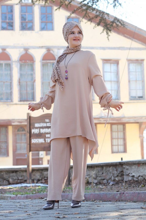 Büyük Beden Asimetrik Kesim İkili Takım KOLYE HEDİYELİ Taş Büyük Beden Asimetrik Kesim İkili Takım KOLYE HEDİYELİ Taş