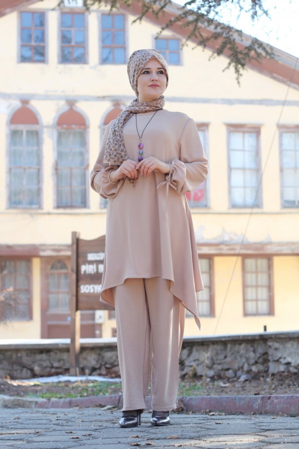 Büyük Beden Asimetrik Kesim İkili Takım KOLYE HEDİYELİ Taş Büyük Beden Asimetrik Kesim İkili Takım KOLYE HEDİYELİ Taş