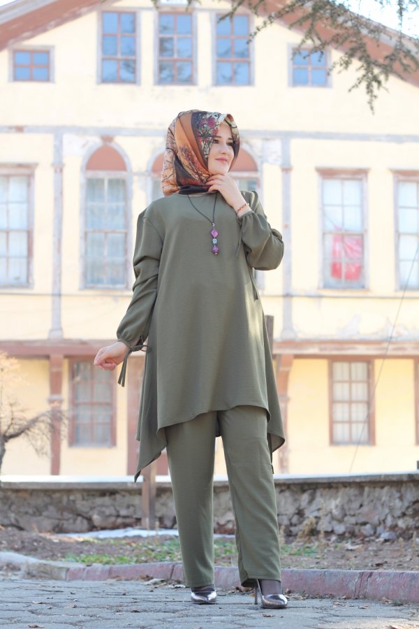 Büyük Beden Asimetrik Kesim İkili Takım KOLYE HEDİYELİ Haki Büyük Beden Asimetrik Kesim İkili Takım KOLYE HEDİYELİ Haki