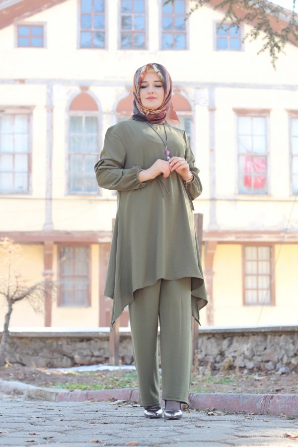 Büyük Beden Asimetrik Kesim İkili Takım KOLYE HEDİYELİ Haki Büyük Beden Asimetrik Kesim İkili Takım KOLYE HEDİYELİ Haki