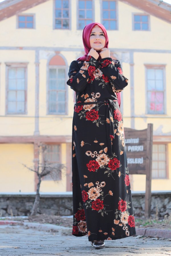 Büyük Beden Baskılı Krep Kumaş Elbise 64 bedene kadar Kırmızı Leylak Büyük Beden Baskılı Krep Kumaş Elbise 64 bedene kadar Kırmızı Leylak