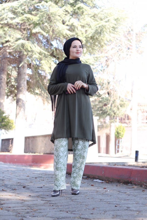 Büyük Beden Desenli İkili Takım Üst Haki Alt Haki Çiçek Büyük Beden Desenli İkili Takım Üst Haki Alt Haki Çiçek