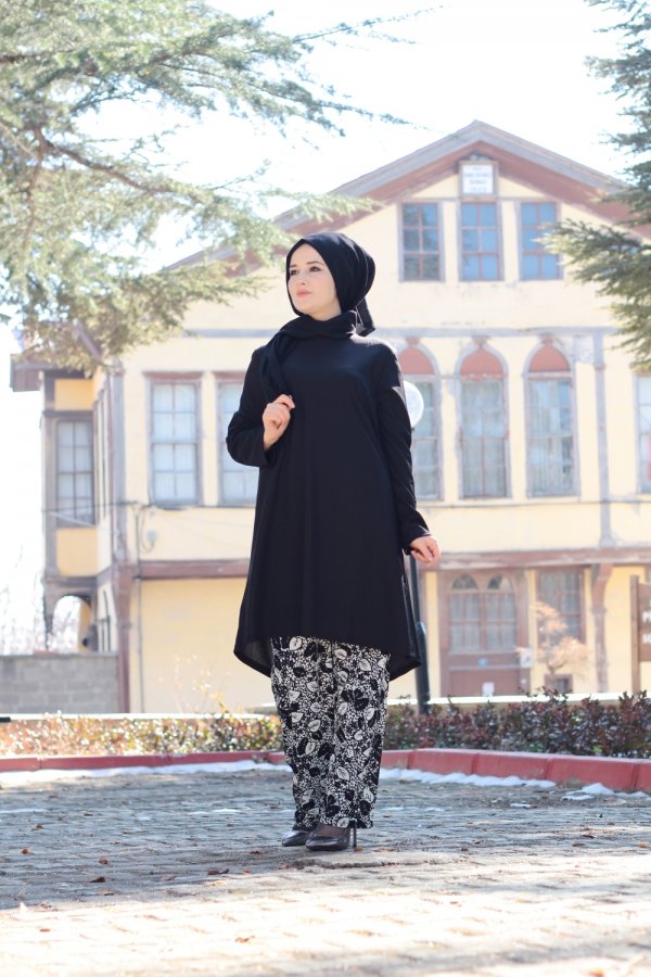 Büyük Beden Desenli İkili Takım Üst Siyah Alt Siyah Çiçek Büyük Beden Desenli İkili Takım Üst Siyah Alt Siyah Çiçek