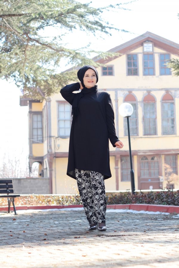 Büyük Beden Desenli İkili Takım Üst Siyah Alt Siyah Çiçek Büyük Beden Desenli İkili Takım Üst Siyah Alt Siyah Çiçek