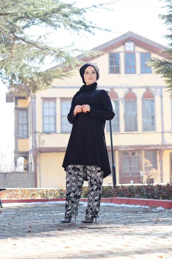 Büyük Beden Desenli İkili Takım Üst Siyah Alt Siyah Çiçek Büyük Beden Desenli İkili Takım Üst Siyah Alt Siyah Çiçek