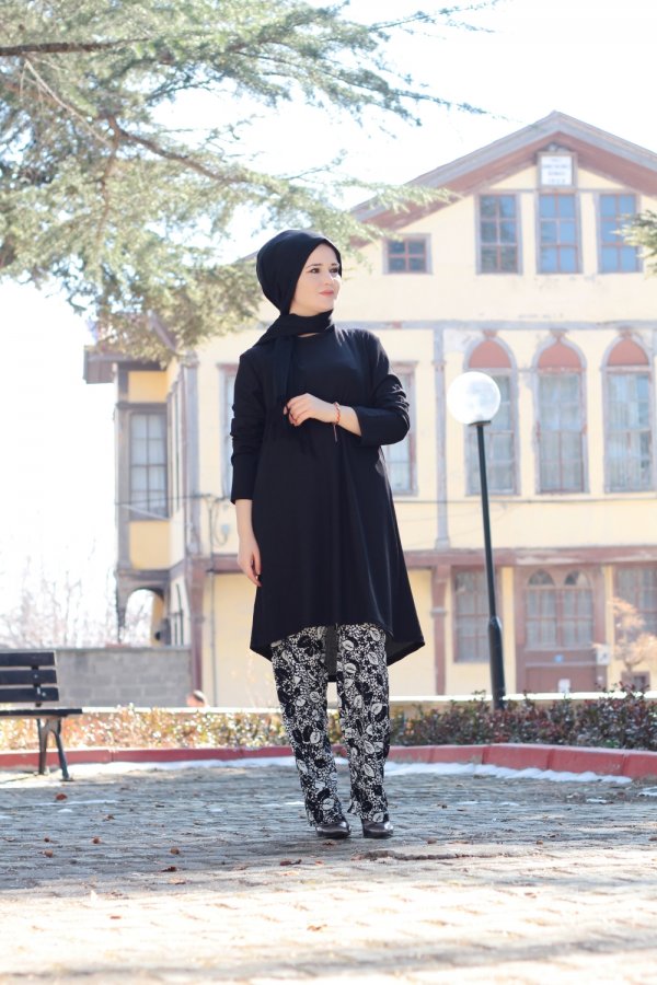Büyük Beden Desenli İkili Takım Üst Siyah Alt Siyah Çiçek Büyük Beden Desenli İkili Takım Üst Siyah Alt Siyah Çiçek