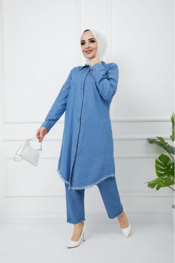 Büyük Beden Gizli Düğmeli Dar Paça Pantolonlu Kot Takım Açık Mavi Büyük Beden Gizli Düğmeli Dar Paça Pantolonlu Kot Takım Açık Mavi