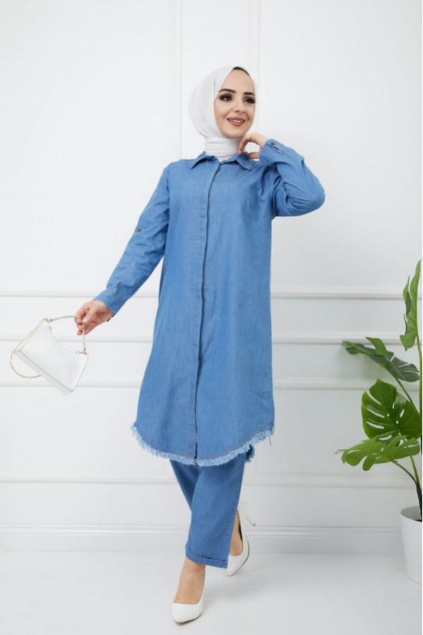 Büyük Beden Gizli Düğmeli Dar Paça Pantolonlu Kot Takım Açık Mavi Büyük Beden Gizli Düğmeli Dar Paça Pantolonlu Kot Takım Açık Mavi