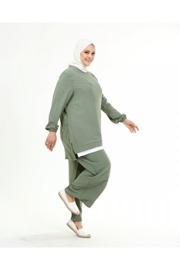 Büyük Beden Beyaz Garni Detaylı Ayrobin İkili Takım Çağla Büyük Beden Beyaz Garni Detaylı Ayrobin İkili Takım Çağla