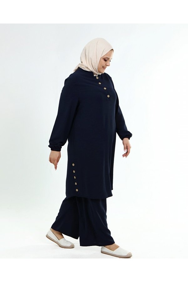 Büyük Beden Ayrobin Düğme Detaylı İkili Takım Lacivert Büyük Beden Ayrobin Düğme Detaylı İkili Takım Lacivert