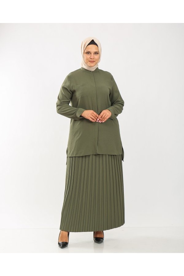 Büyük Beden Gizli Düğmeli Pilise Etekli İkili Takım Haki Büyük Beden Gizli Düğmeli Pilise Etekli İkili Takım Haki