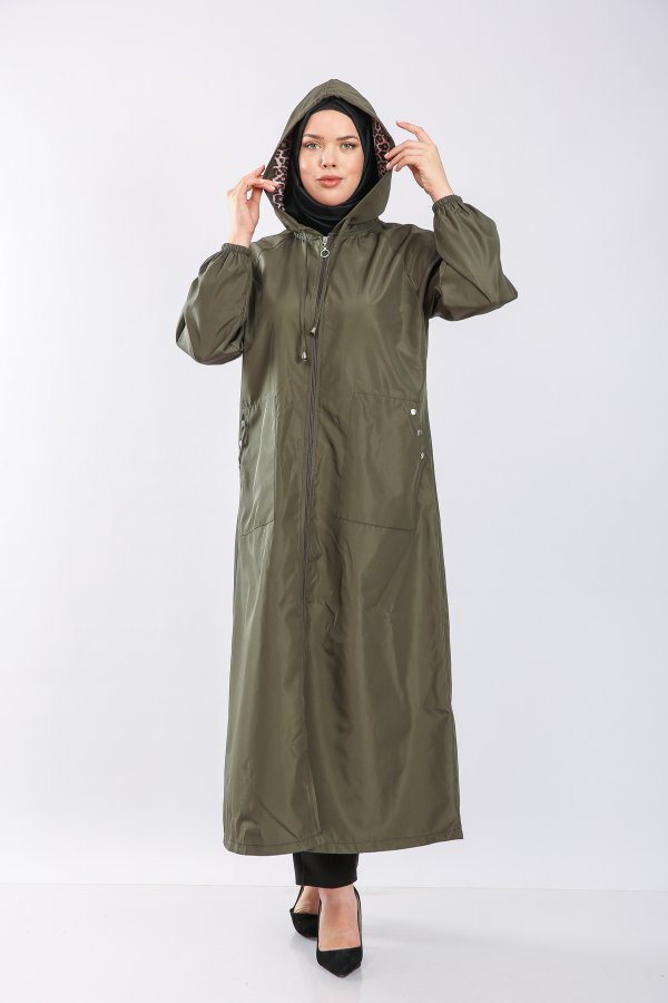 Büyük Beden Tam Boy Düğme Detaylı Su Geçirmez Bondit Kapşonlu Trenç Haki Büyük Beden Tam Boy Düğme Detaylı Su Geçirmez Bondit Kapşonlu Trenç Haki
