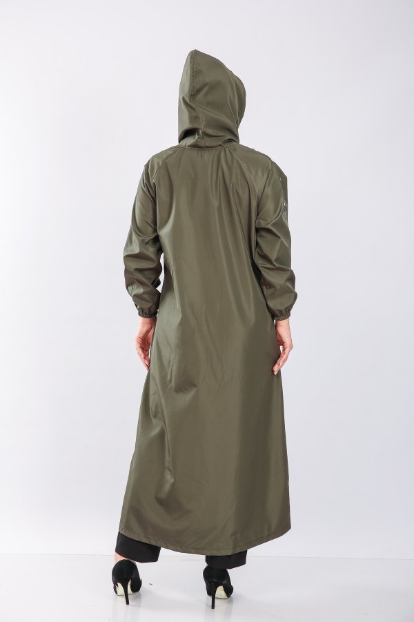 Büyük Beden Tam Boy Düğme Detaylı Su Geçirmez Bondit Kapşonlu Trenç Haki Büyük Beden Tam Boy Düğme Detaylı Su Geçirmez Bondit Kapşonlu Trenç Haki