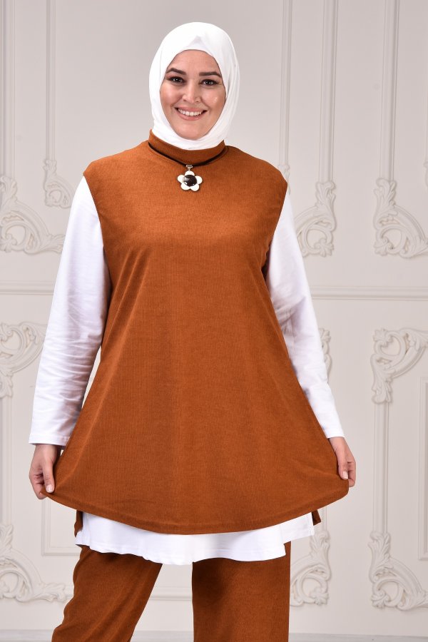 Büyük Beden Yandan Yırtmaçlı Yün Efect Üçlü Takım KOLYE HEDİYELİ Taba Büyük Beden Yandan Yırtmaçlı Yün Efect Üçlü Takım KOLYE HEDİYELİ Taba