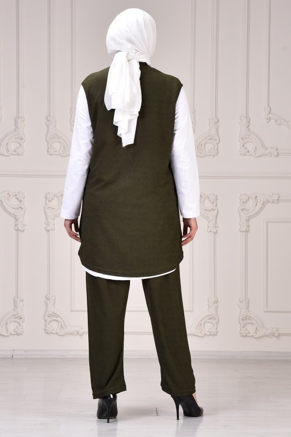 Büyük Beden Yandan Yırtmaçlı Yün Efect Üçlü Takım KOLYE HEDİYELİ Haki Büyük Beden Yandan Yırtmaçlı Yün Efect Üçlü Takım KOLYE HEDİYELİ Haki