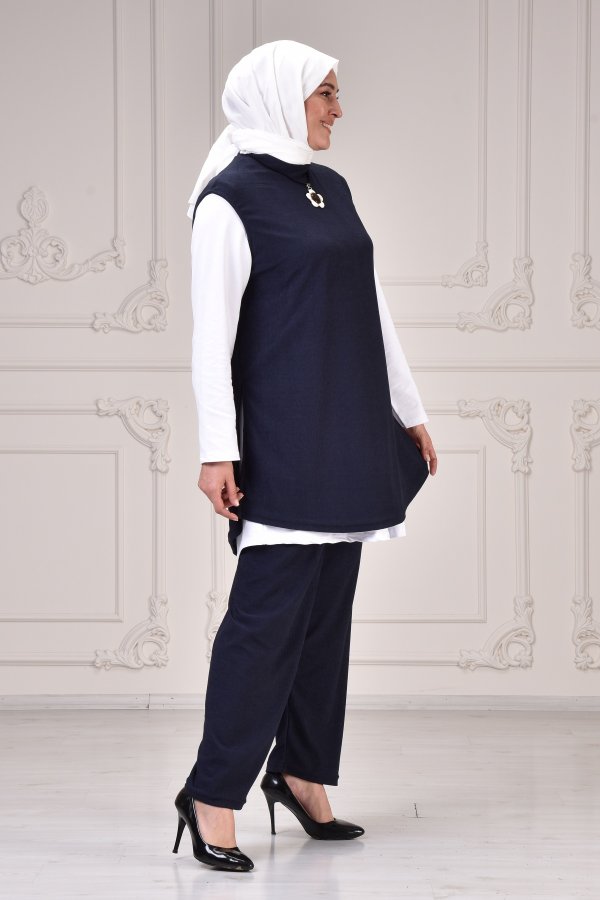 Büyük Beden Yandan Yırtmaçlı Yün Efect Üçlü Takım KOLYE HEDİYELİ Lacivert Büyük Beden Yandan Yırtmaçlı Yün Efect Üçlü Takım KOLYE HEDİYELİ Lacivert