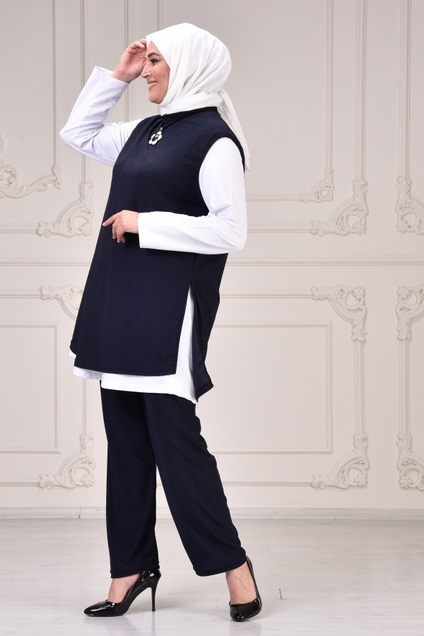 Büyük Beden Yandan Yırtmaçlı Yün Efect Üçlü Takım KOLYE HEDİYELİ Lacivert Büyük Beden Yandan Yırtmaçlı Yün Efect Üçlü Takım KOLYE HEDİYELİ Lacivert