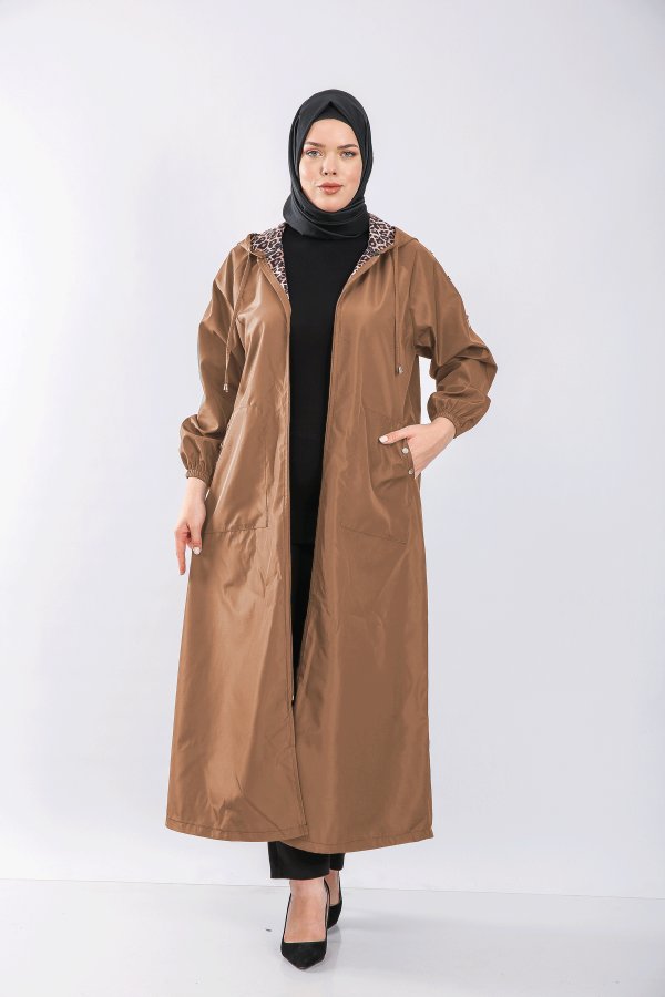 Büyük Beden Tam Boy Düğme Detaylı Su Geçirmez Bondit Kapşonlu Trenç Taba Büyük Beden Tam Boy Düğme Detaylı Su Geçirmez Bondit Kapşonlu Trenç Taba