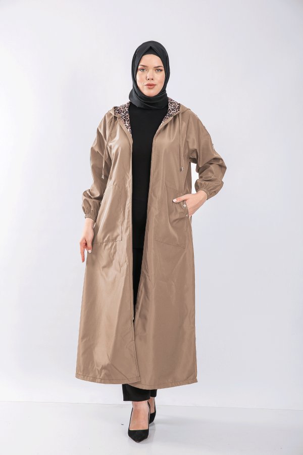 Büyük Beden Tam Boy Düğme Detaylı Su Geçirmez Bondit Kapşonlu Trenç Vizon Büyük Beden Tam Boy Düğme Detaylı Su Geçirmez Bondit Kapşonlu Trenç Vizon