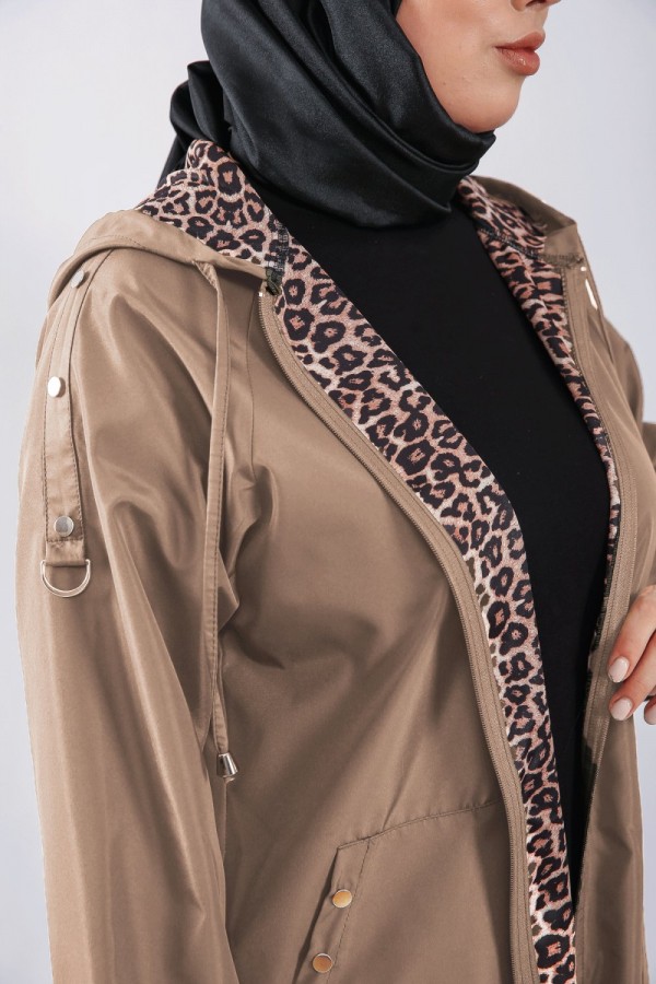 Büyük Beden Tam Boy Düğme Detaylı Su Geçirmez Bondit Kapşonlu Trenç Vizon Büyük Beden Tam Boy Düğme Detaylı Su Geçirmez Bondit Kapşonlu Trenç Vizon