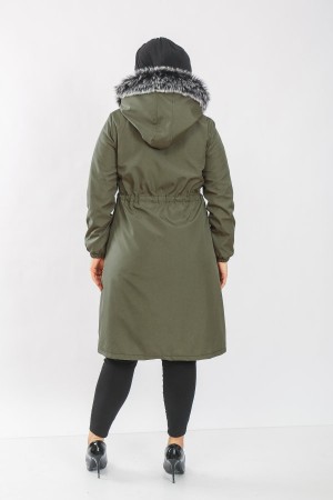 Kadın Büyük Beden Ara Boy Kürklü Kapaklı Cepli Kaban Haki Kadın Büyük Beden Ara Boy Kürklü Kapaklı Cepli Kaban Haki