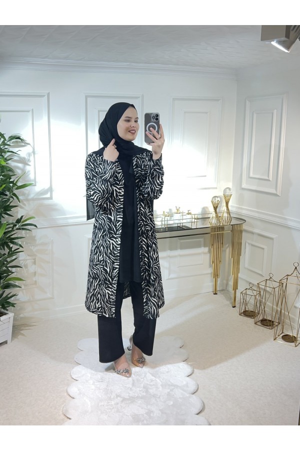 Büyük Beden Desenli Üçlü Takım kimono tunik pantolon Siyah Çapraz Zebra Büyük Beden Desenli Üçlü Takım kimono tunik pantolon Siyah Çapraz Zebra