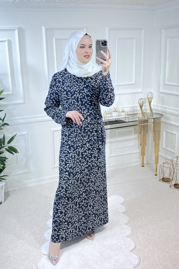 Büyük Beden Baskılı Krep Kumaş Elbise- 68 Bedene Kadar-Lacivert Beyaz Dal Büyük Beden Baskılı Krep Kumaş Elbise- 68 Bedene Kadar-Lacivert Beyaz Dal