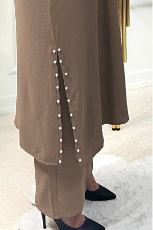 Şans Yanları Yırtmaçlı İncili Takım - Karamel