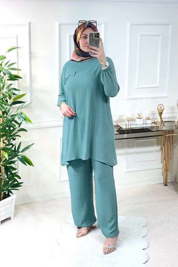 Azade Cep Detaylı Ayrobin İkili Takım - Petrol Yeşili Azade Cep Detaylı Ayrobin İkili Takım - Petrol Yeşili