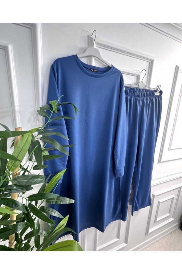 Uğur Yanları Yırtmaçlı Uzun İki İplik Takım - İndigo Uğur Yanları Yırtmaçlı Uzun İki İplik Takım - İndigo