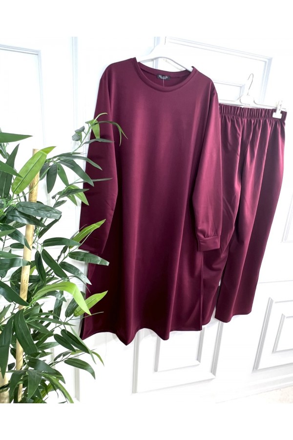 Uğur Yanları Yırtmaçlı Uzun İki İplik Takım - Bordo Uğur Yanları Yırtmaçlı Uzun İki İplik Takım - Bordo