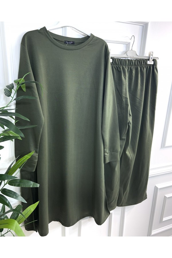 Uğur Yanları Yırtmaçlı Uzun İki İplik Takım - Haki Uğur Yanları Yırtmaçlı Uzun İki İplik Takım - Haki