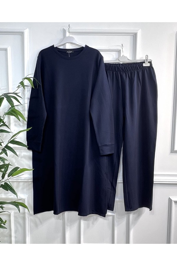 Uğur Yanları Yırtmaçlı Uzun İki İplik Takım - Lacivert Uğur Yanları Yırtmaçlı Uzun İki İplik Takım - Lacivert