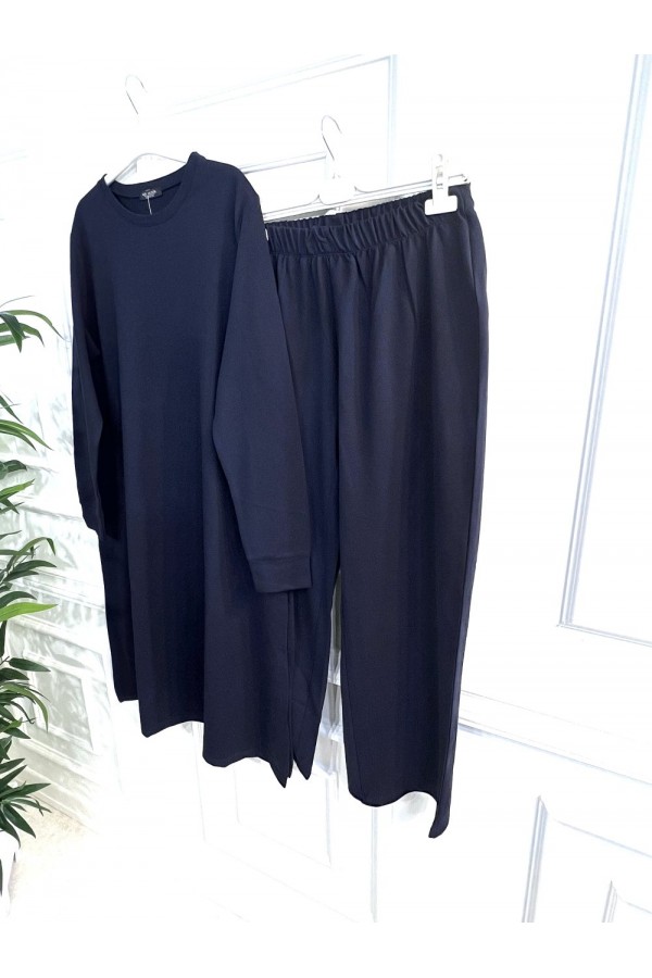 Uğur Yanları Yırtmaçlı Uzun İki İplik Takım - Lacivert Uğur Yanları Yırtmaçlı Uzun İki İplik Takım - Lacivert