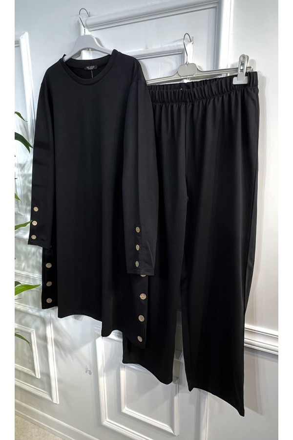 Helen Düğme Detaylı İki İplik Penye Takım - Siyah Helen Düğme Detaylı İki İplik Penye Takım - Siyah